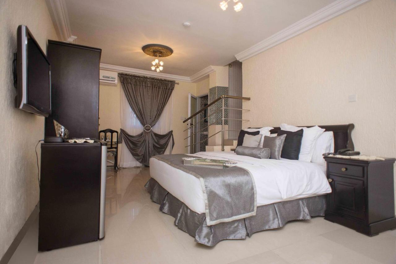 The Ritzz Exclusive Guest House Accra Esterno foto